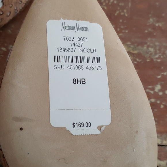 Neiman Marcus Fabulous Cork and Linen Pumps - Picture 6 of 6